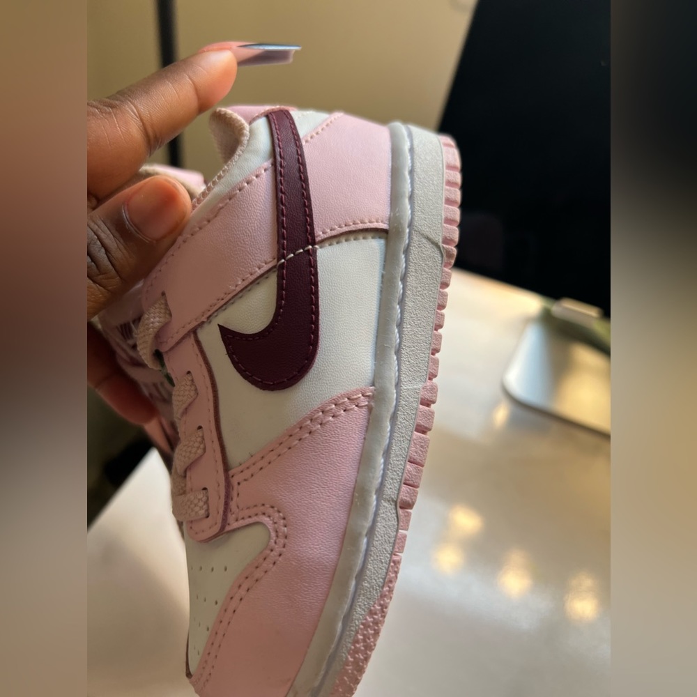 Toddler dunks size 8c fits like 7c